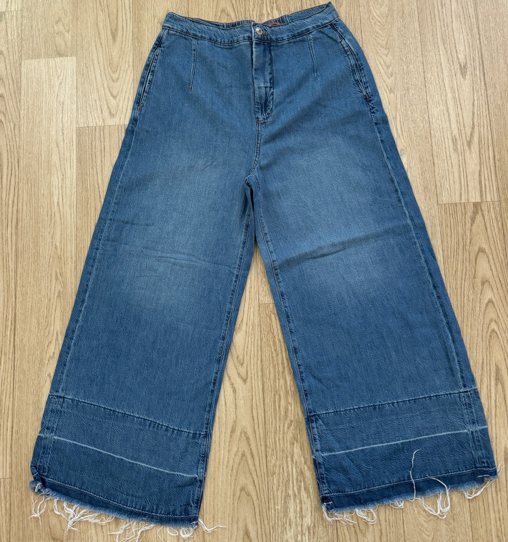 NWOT Anthropology Pilcro Wide-Leg Denim Jeans with Distressed Hem, Size 27